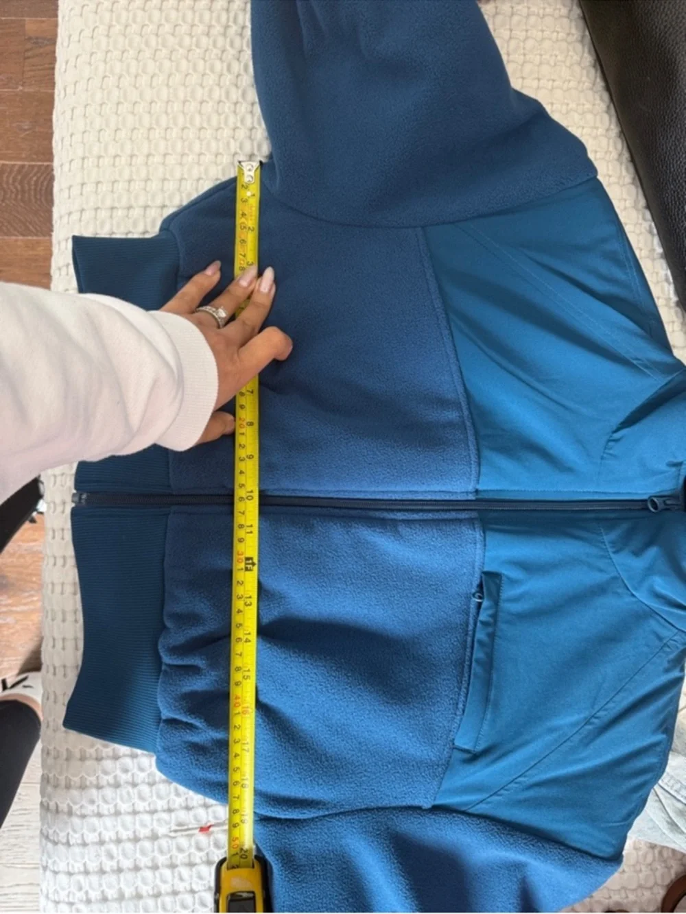 ALO YOGA polar fleece cropped wintry mix jacket in eclipse blue - Picture 8 of 9
